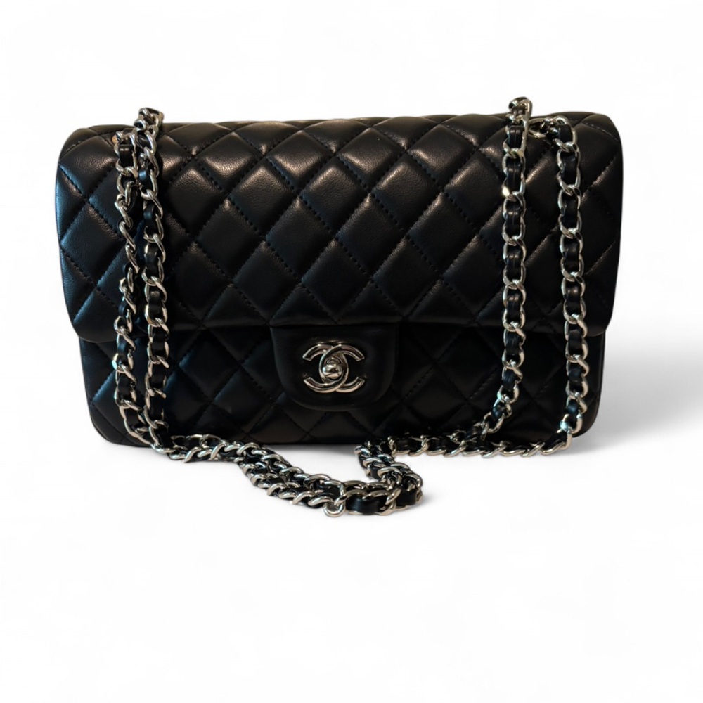 Quilted leather shoulder bag🖤🩶